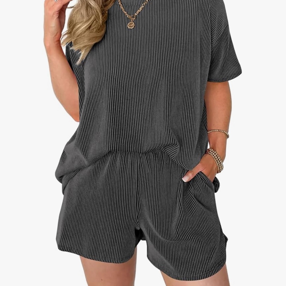 Large Viral Short Sleeve ribbed set (4 different colors)